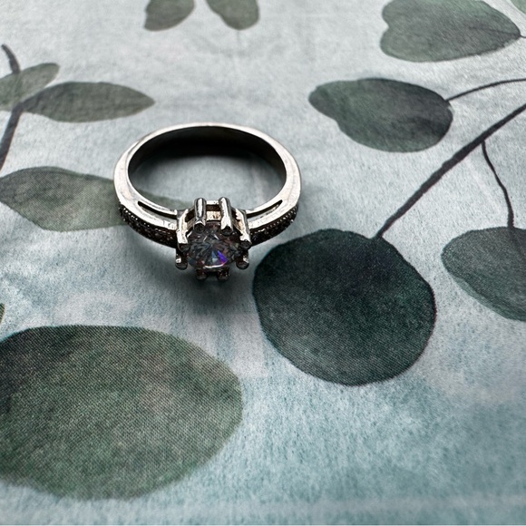 Elegant Multi-Stone Silver Rings Set - Picture 10 of 11